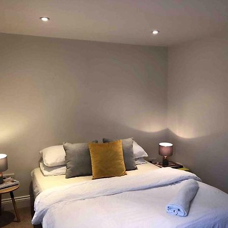 Central London Charming Camden Split Level Home Экстерьер фото