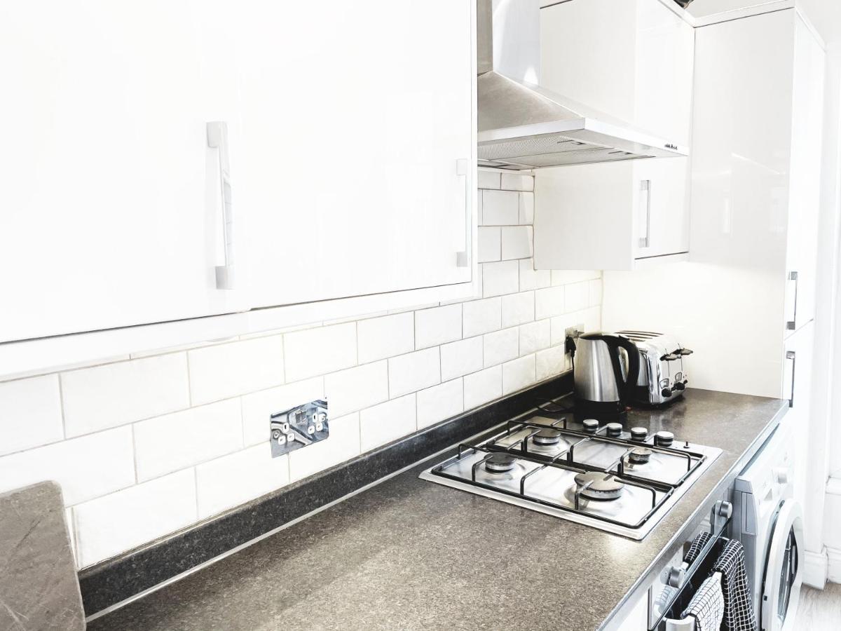Central London Charming Camden Split Level Home Экстерьер фото